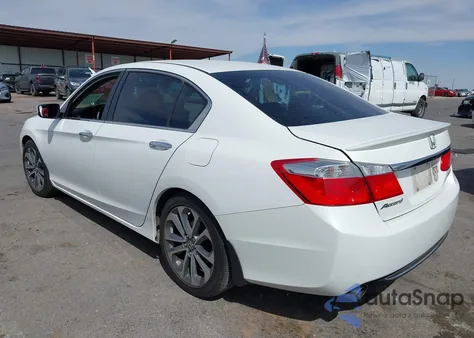 2015 Honda Accord Sport z USA, uszkodzony, nr VIN 1HGCR2F55FA204511